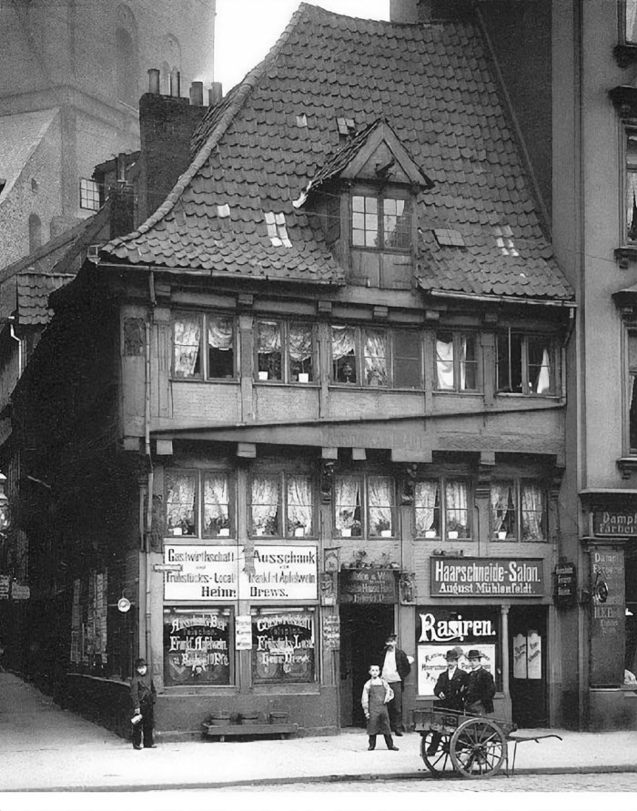 Built In 1504, Demolished In 1910. What Was The Oldest House In Hamburg, Germany