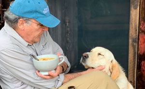 29 Cute Pics Of Doggos Letting Their Owners Know How Much They Want Their Food Shared In This Twitter Thread