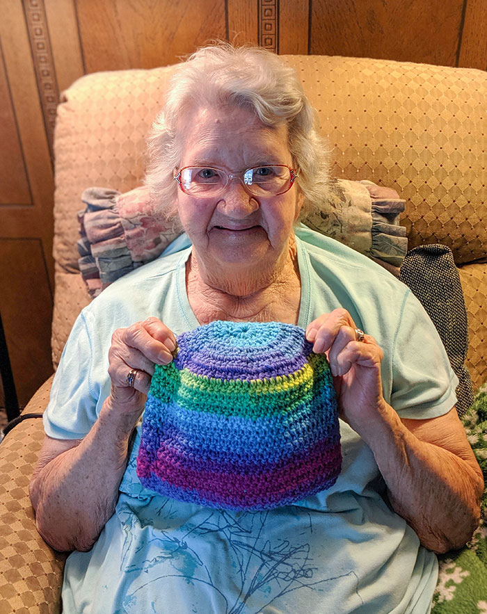 Every Year My 90-Year-Old Grandma Crochets Hats For Kids In Need. This Year One Of Her Assigned Teens Wrote That They Were Bi In The "About You" Section