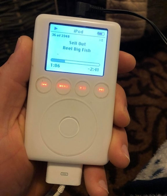 El iPod original y el millón de botones que tenía