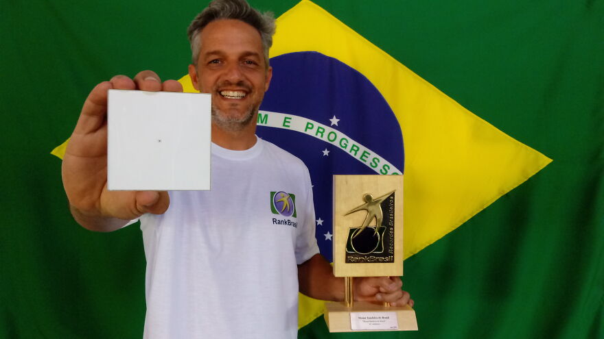 I'm A Brazilian That Creates The World's Smallest Canvases