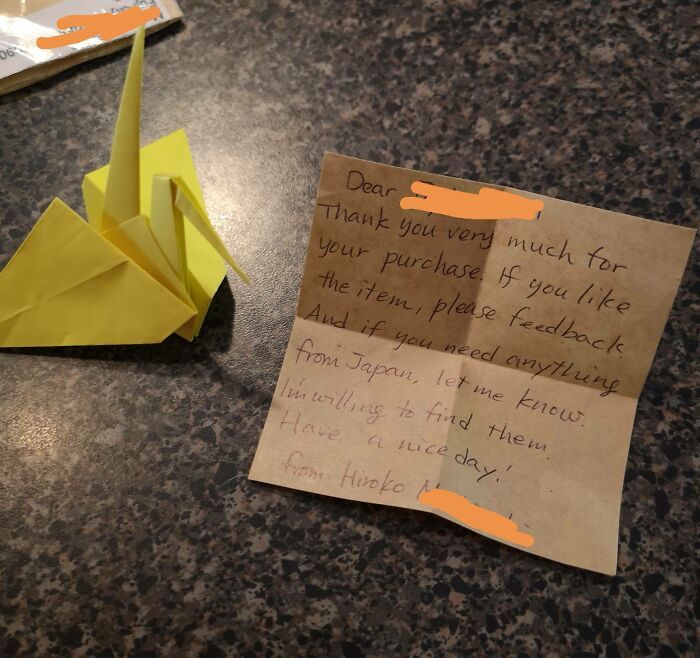 Mi paquete de Japón acaba de llegar y el propietario me envió una nota con un origami