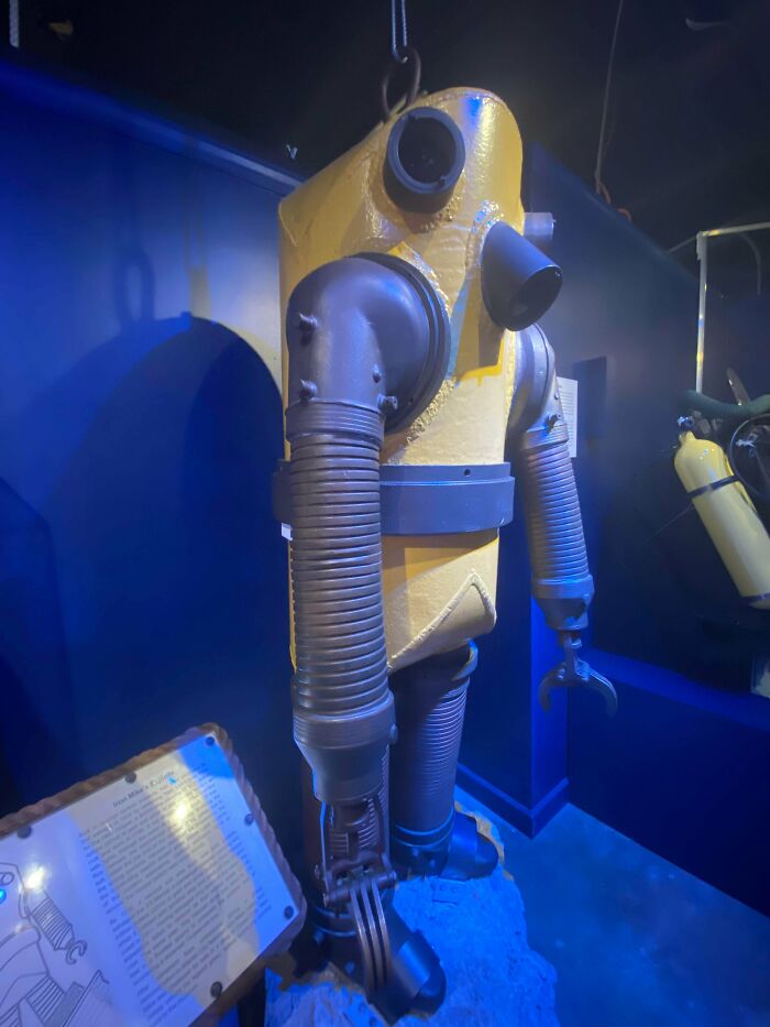 Early Diving Suits - History Of Diving Museum In Islamorada, Fl. Even As A Diver, These Are Freaky...