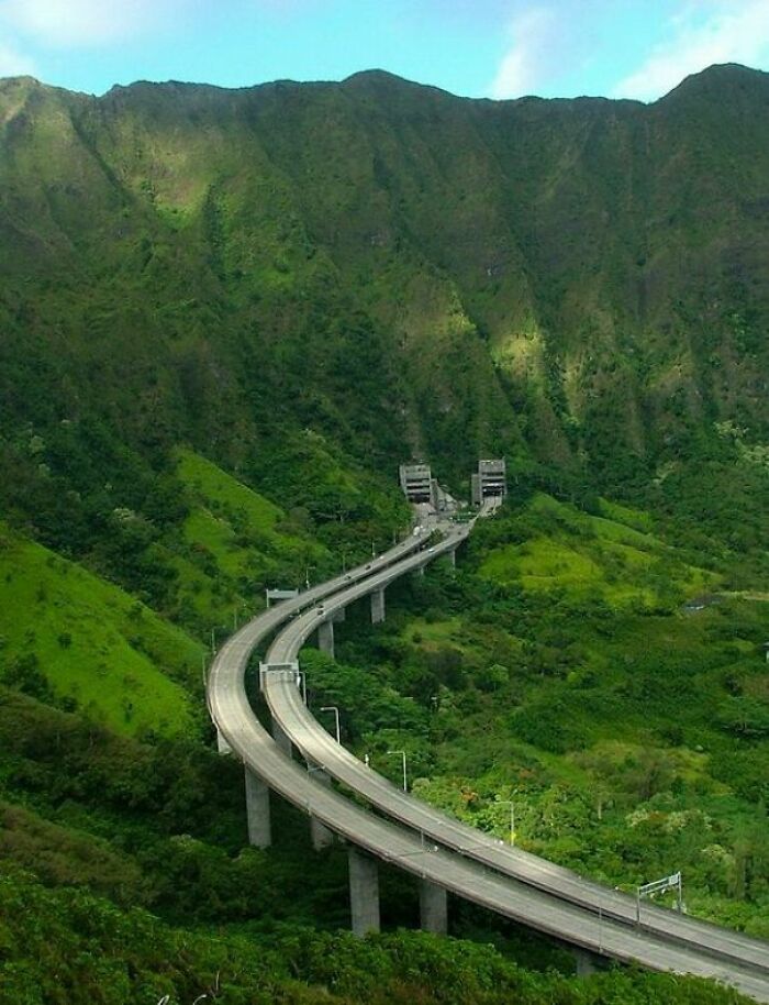 Interstate H-3- Oahu, Hawaii
