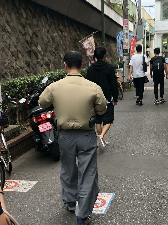 This Guy In His Cooling Fan Jacket In 36° Tokyo Heat