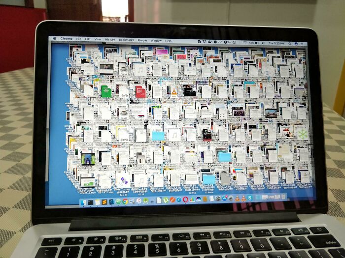 My Friend's Desktop Deserves To Be In Here