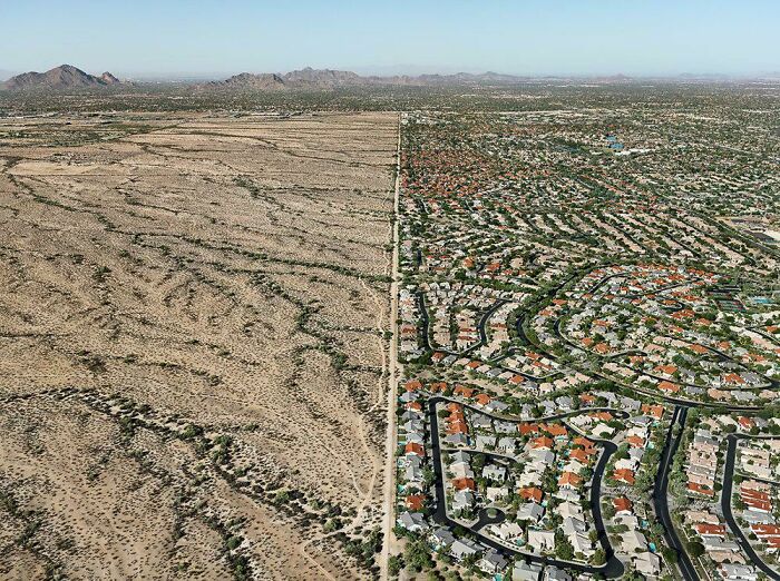 Antes y después de que un desierto se convierta en un suburbio sin alma de un desierto. Es broma, es una sola foto de Arizona