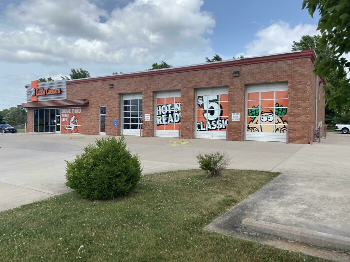 This Little Caesars That Used To Be An Auto Shop