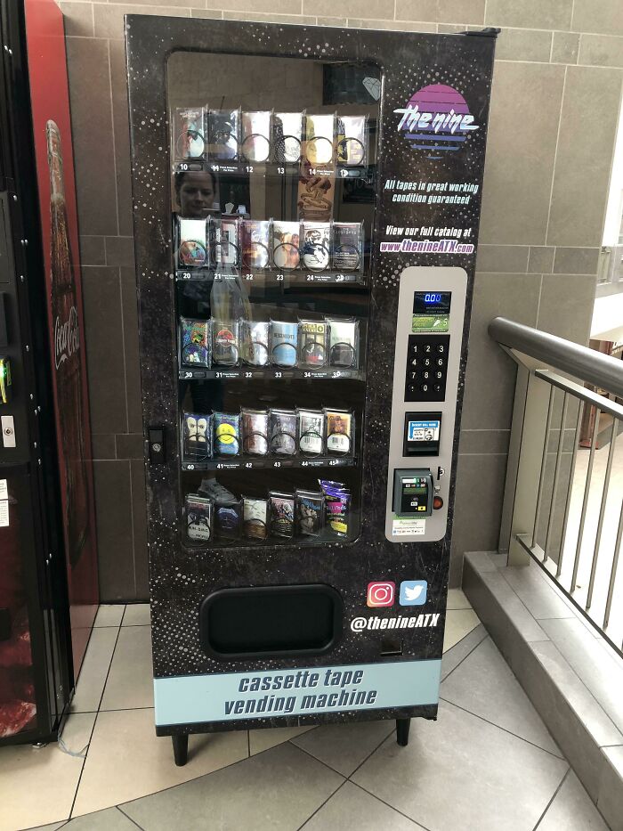 Esto en el centro comercial: Máquina expendedora de cintas de casete