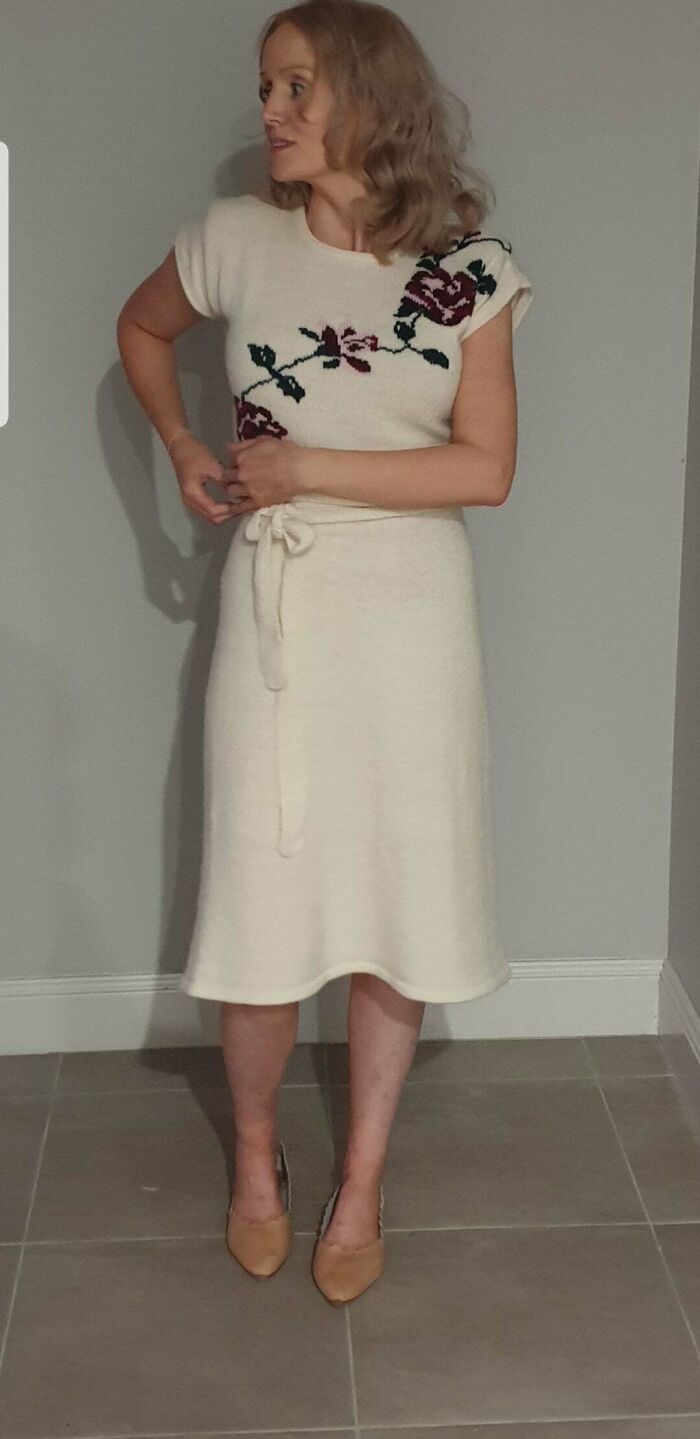 Después de casi 2 meses, ¡al fin terminé de tejer mi primer vestido! 