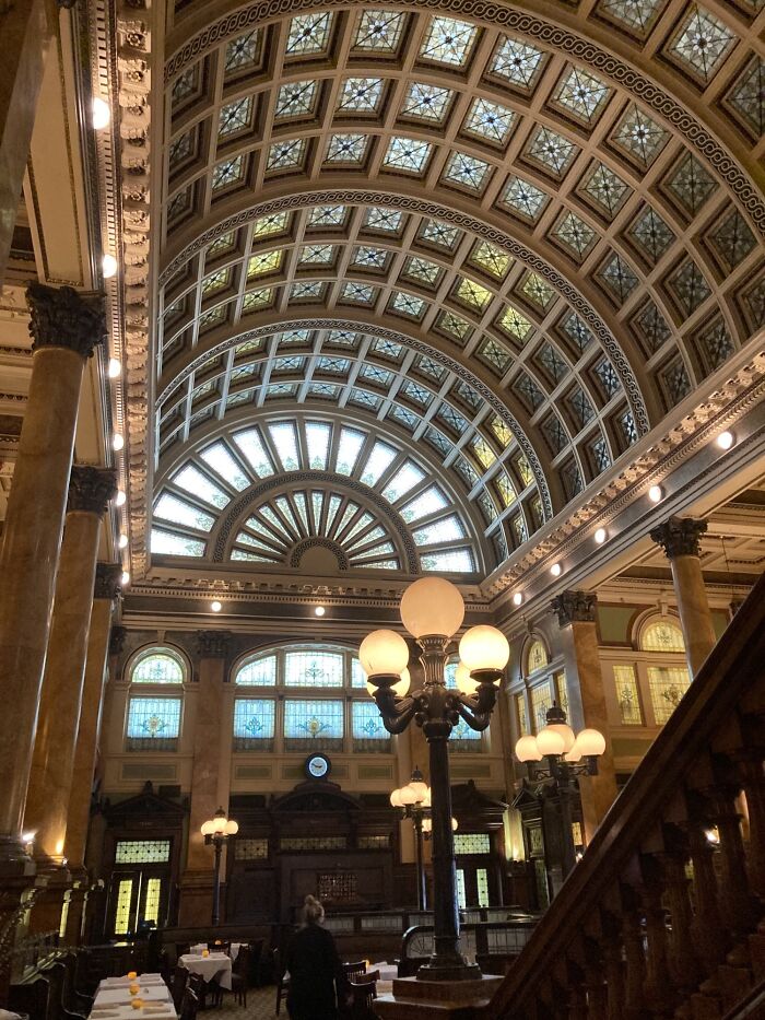 El gran vestíbulo construido en 1898. La antigua estación de tren es ahora un restaurante en Pittsburgh, Pensilvania