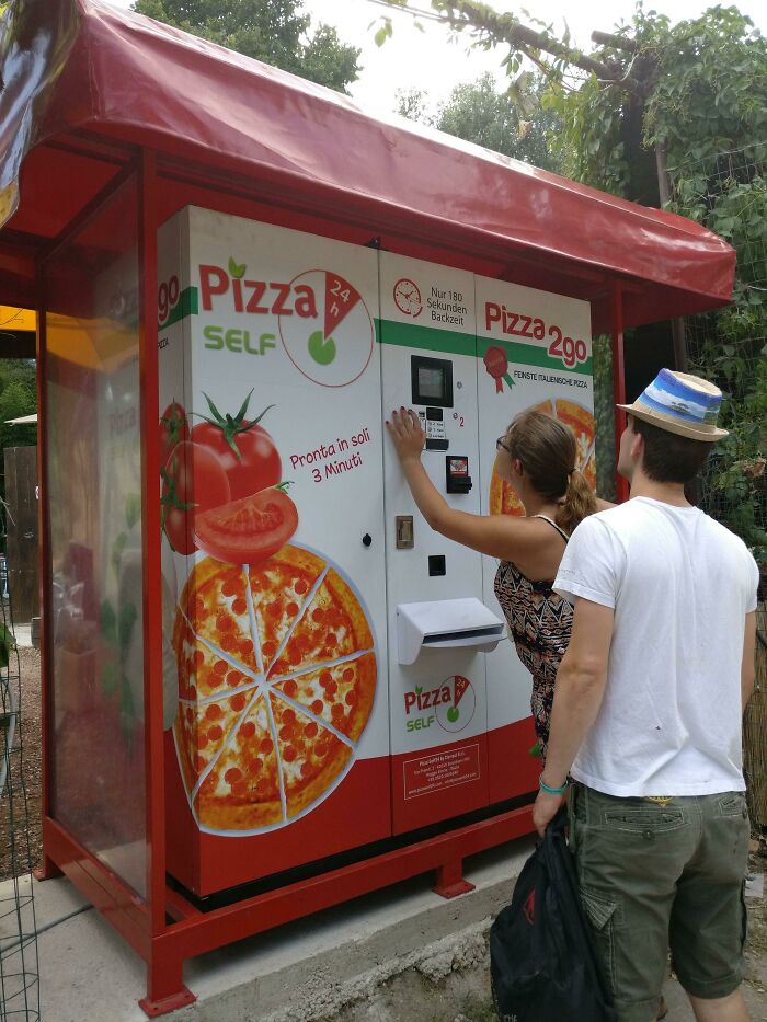 Pizza Vending Machine Cooks Pizza For You In 3 Mins