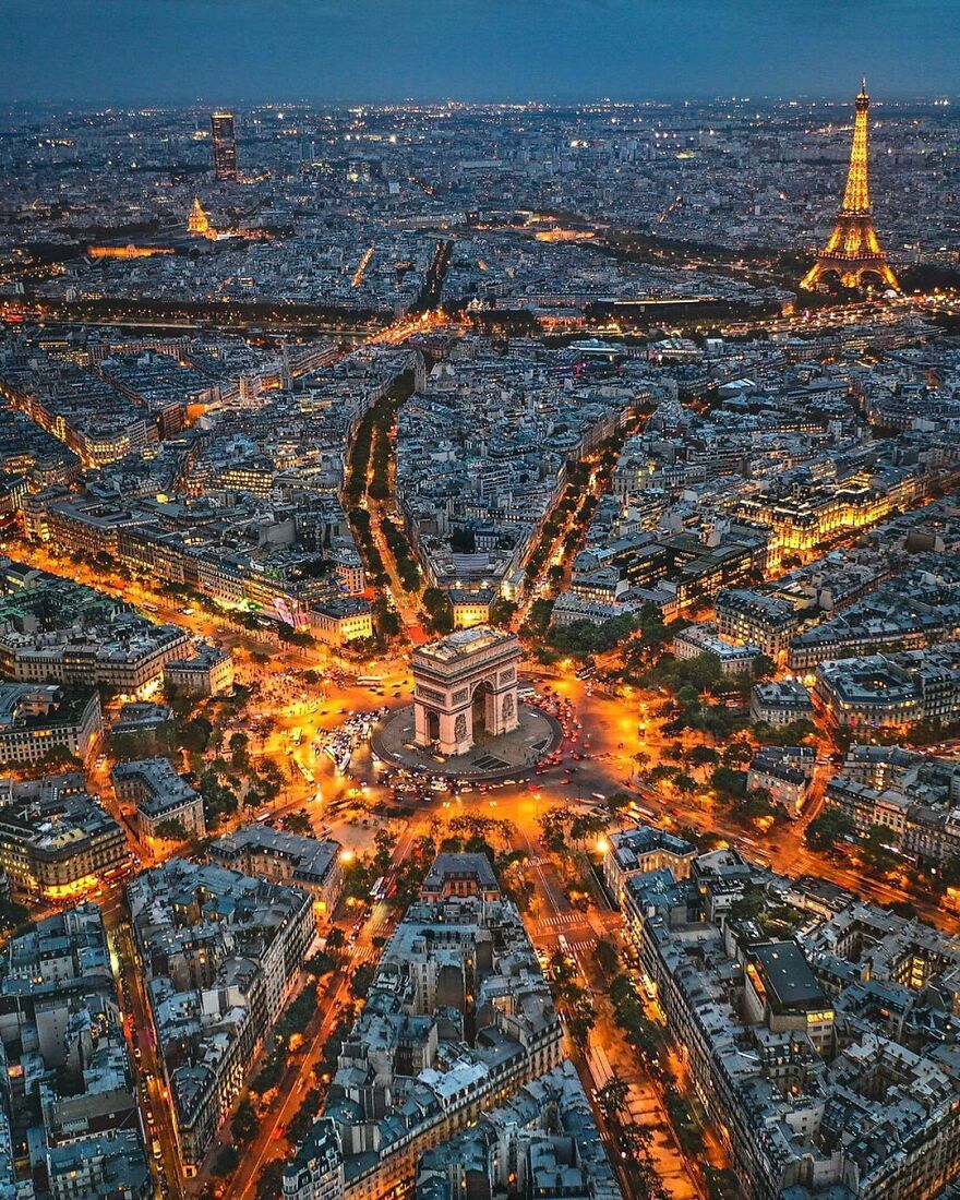 Arc De Triomphe And Des Champs-Élysées In Paris, France