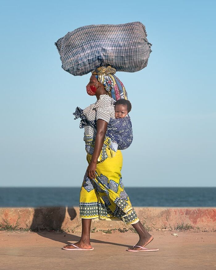 Everyday Life In Mozambique Through The Lens Of A Talented Photographer 60Dad3Ac366Ea 700