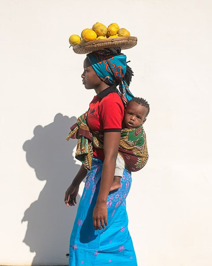 Everyday Life In Mozambique Through The Lens Of A Talented Photographer 60Dad3Bc17403 700
