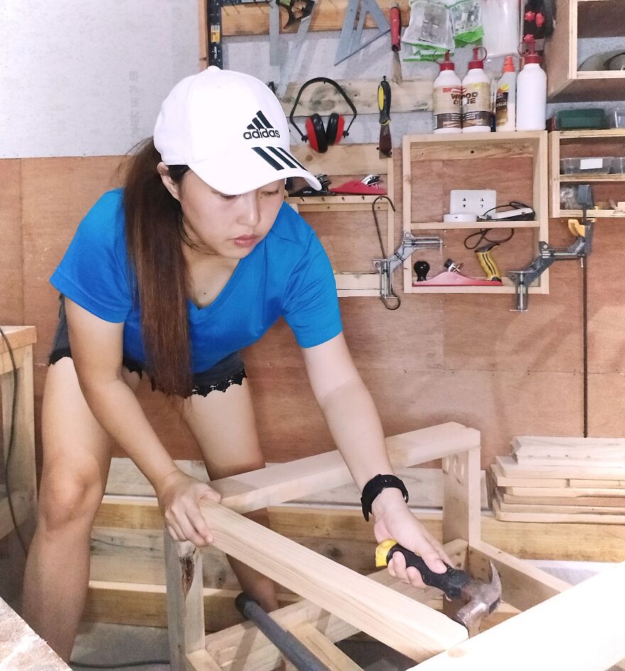 I Built These Lounge Chairs An Hour A Day For 7 Days