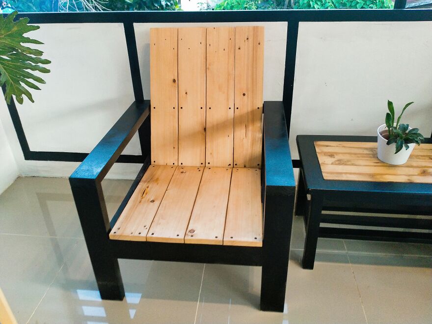 I Built These Lounge Chairs An Hour A Day For 7 Days