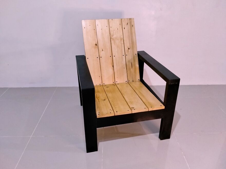 I Built These Lounge Chairs An Hour A Day For 7 Days