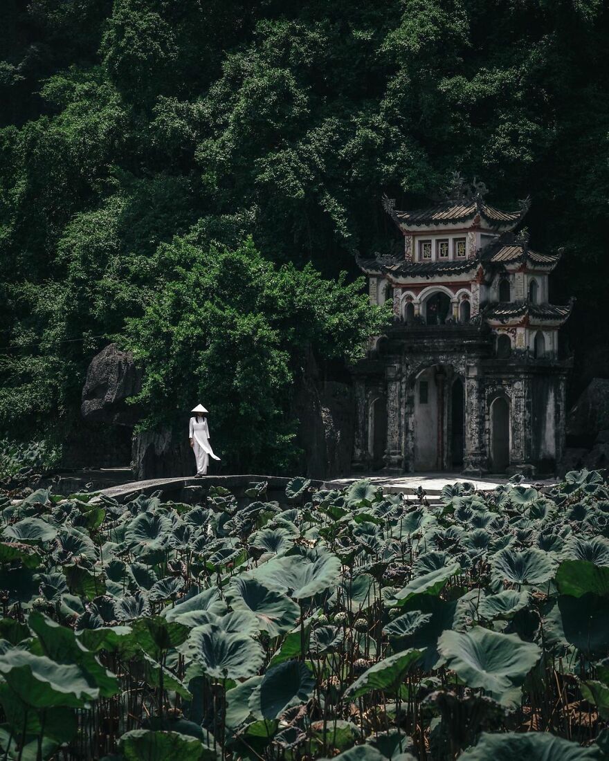 The Photographer Takes Pictures Of Everyday Asia That Our Eyes Would Hardly See