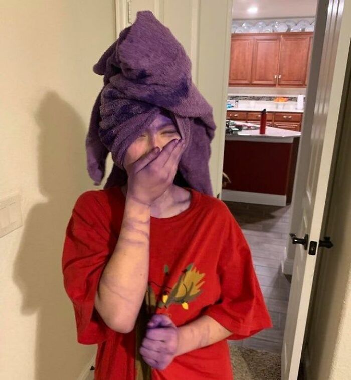 2021 Dad Of The Year: I Told Her To Shower Instead Of Rinsing Her Hair Out, Right After Dyeing It