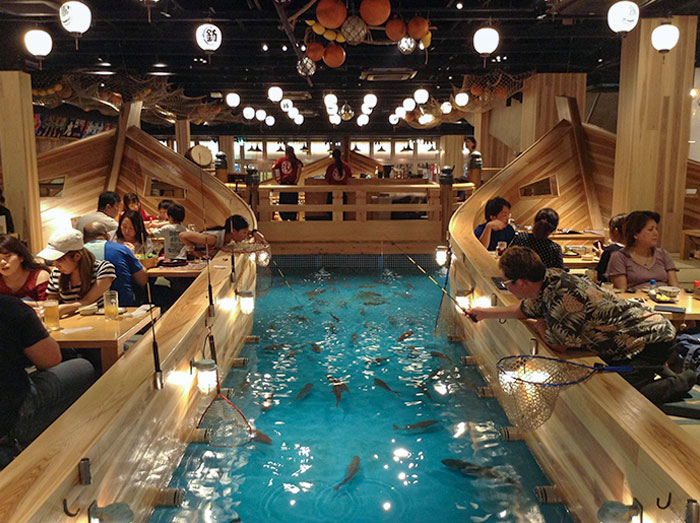 Passed By This Restaurant Last Summer. In Here You Can Be Able To Catch Your Fish And Make Them Cooked (Shinsekai, Osaka)