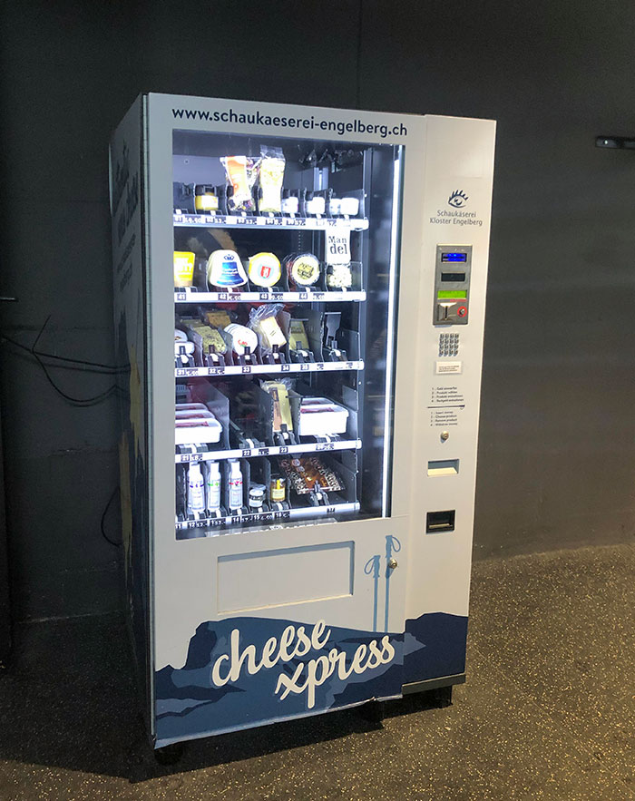 Aquí en Suiza, tenemos máquinas expendedoras sólo para vender queso