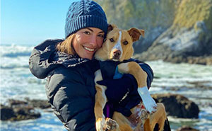 Woman Shares What It’s Like To Live Out Of Her Car Full-time While Traveling With Her Rescue Dog (21 Pics)