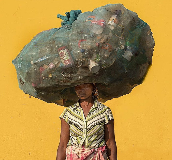 106 Photos To Show Everyday Life And Hardships Of Mozambican People By Grégory Escande
