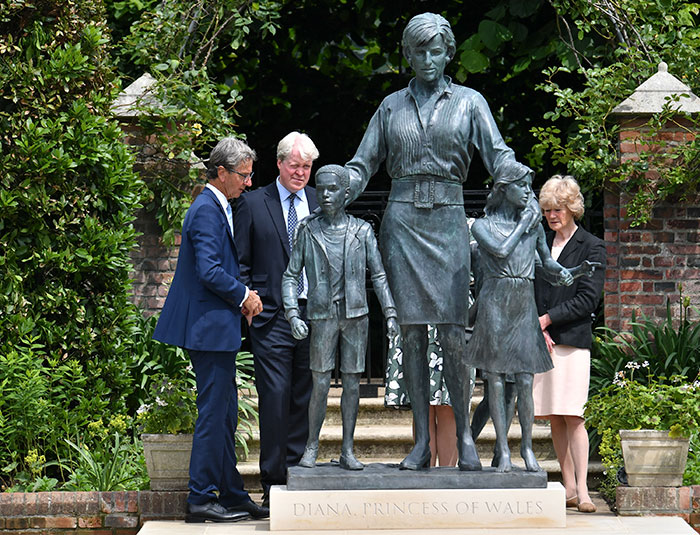 On Princess Diana’s 60th Birthday, Her Sons Prince Harry And Prince William Honored Their Mother By Unveiling Her Statue Despite Tensions Between Them