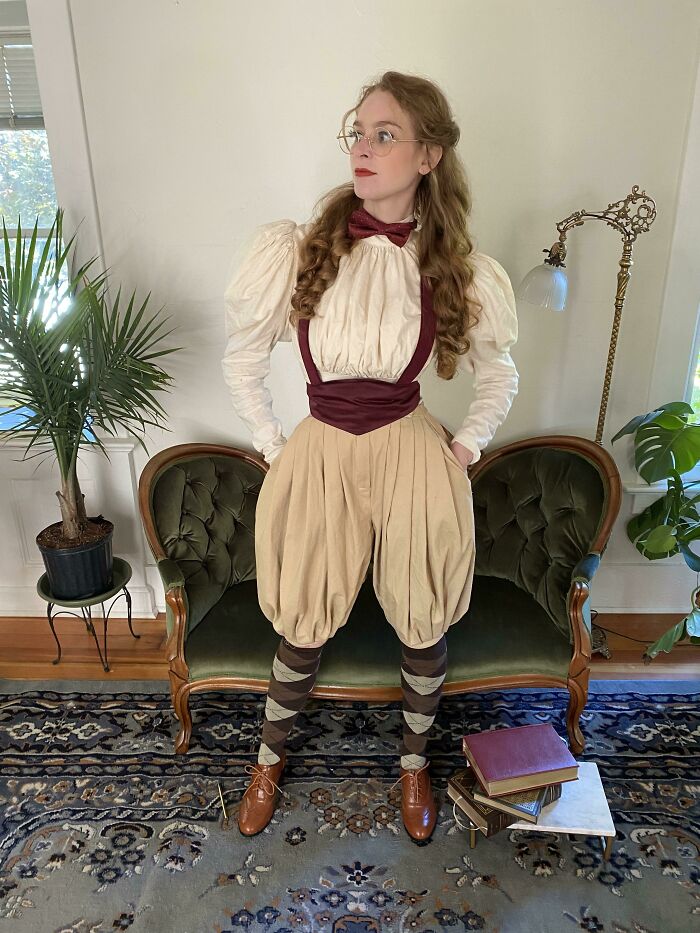 Hice unas prendas con un estilo de profesor de 1890 (es un patrón modificado)