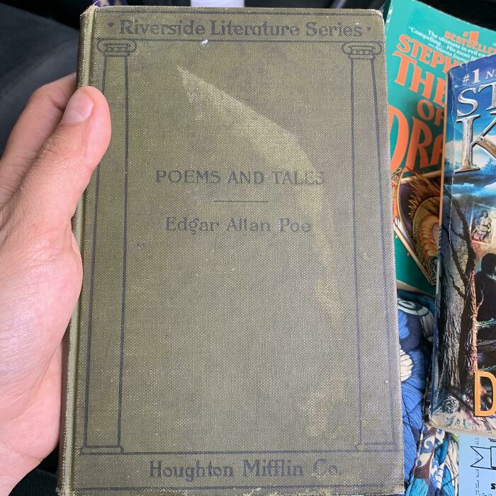 1897-1898, Primera Edición, Edgar Allan Poe - Poemas y Cuentos. Lo encontré en una tienda de libros usados
