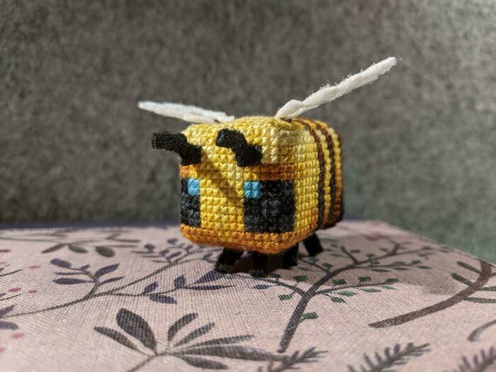 A Minecraft Bee I Just Finished! I Love How It Turned Out