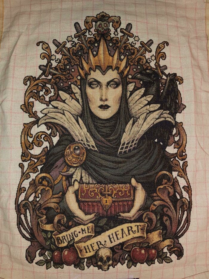 Evil Queen By Medusa Dollmaker Available From Gecko Rouge. Its On 25 Count Linen 1x1. 98,479 Stitches And Has Taken Me 15 Months To Complete