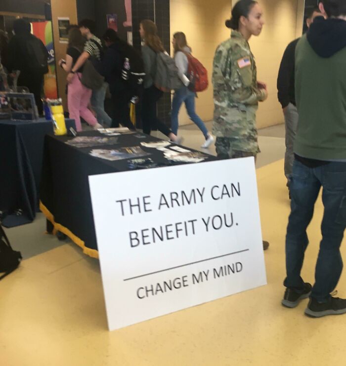 The Us Army Trying To Recruit People With Memes At My School