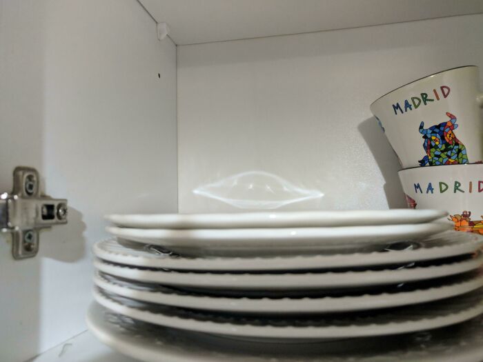 This Plates Light Reflection Looks Like A UFO