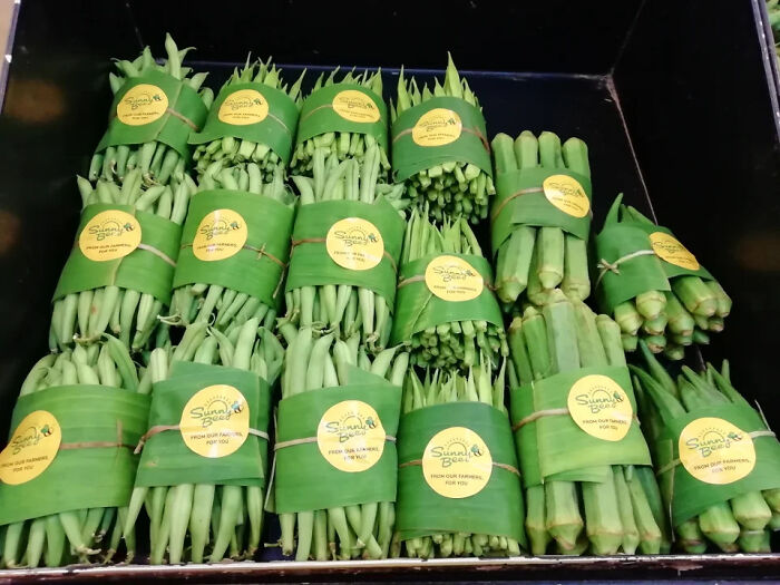 Sunnybee, A Farmer's Market And Store In Chennai, India, Has Begun Wrapping Their Produce In Banana Leaves. Makes Me Glad That My Country Is Thinking Forward Like First World Countries