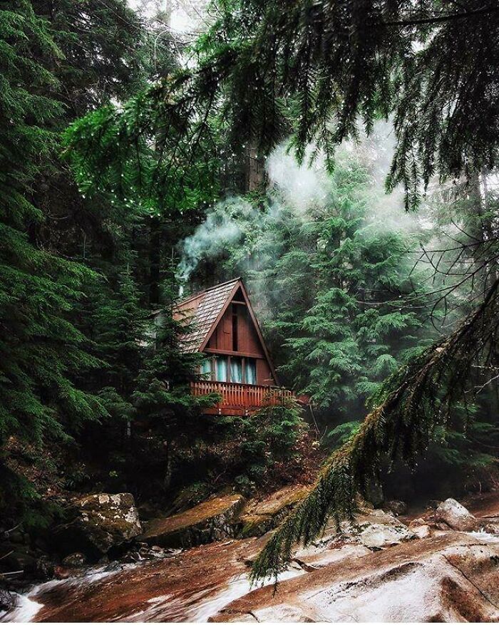 Beautiful Cabin In Franklin Falls Trail In Washington State