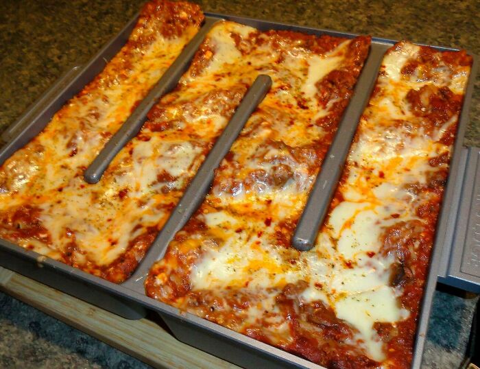 Lasagna Full Of Crispy Cheese Edges