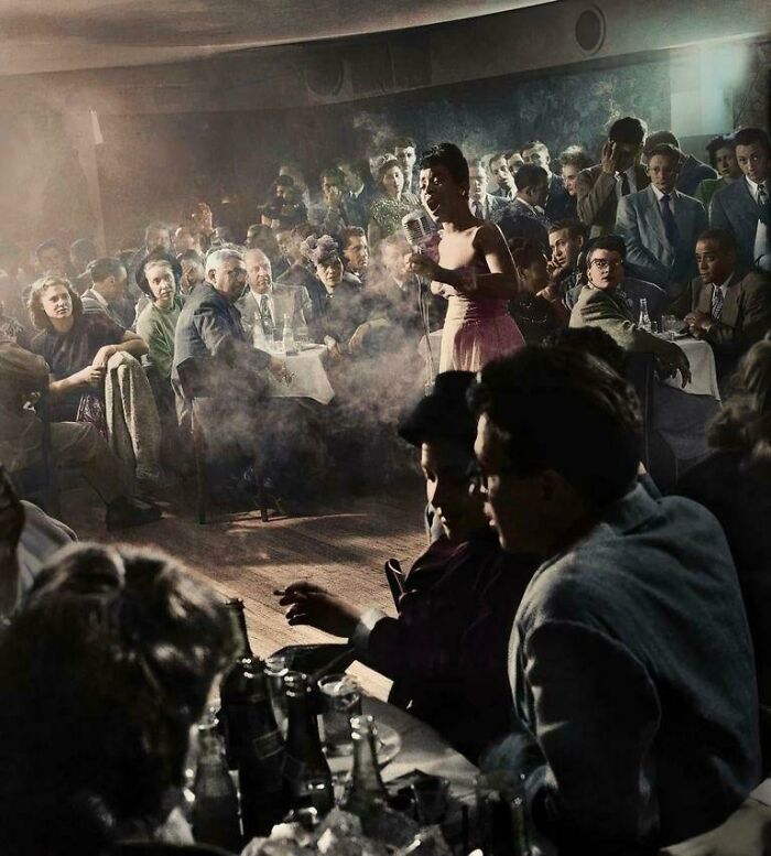 Billie Holiday interpreta "Strange Fruit" en el primer club integrado de Nueva York, 1939