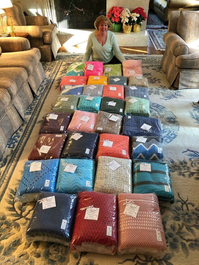 My Mom Crochets And Donated 31 Blankets To Sick Children This Year