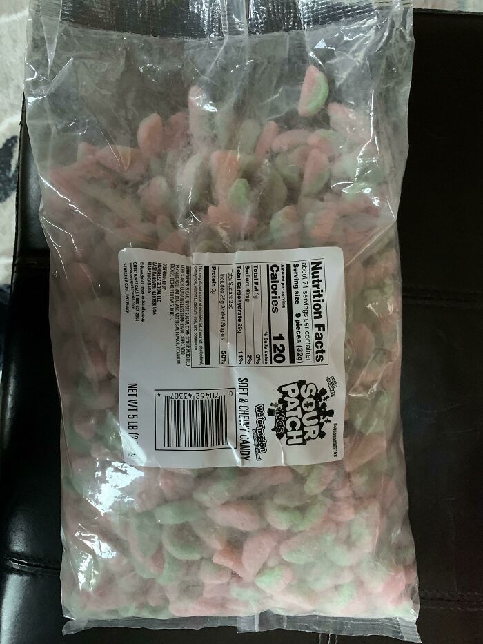 My Fiancée Said She Liked Sour Patch Watermelon In Her Reddit Gifts Info. This Is What She Received