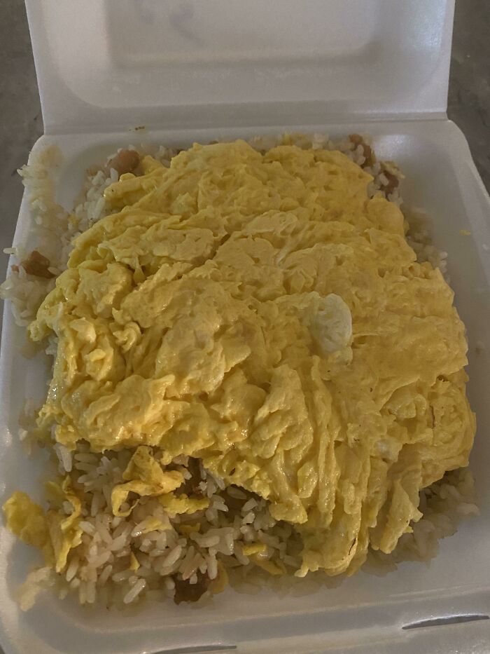  Pedí un huevo extra con mi arroz frito...