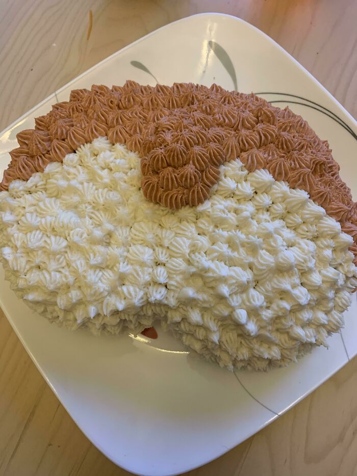 Pedimos un pastel de Corgi para mi cumpleaños. Mi marido no se decepcionó en absoluto