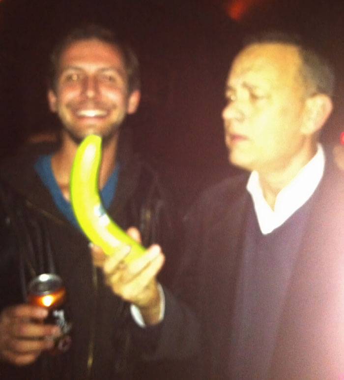 Look Who I Met [Tom Hanks]! Explaining The Banana To Him Was Pretty Awkward, But Banana For Scale