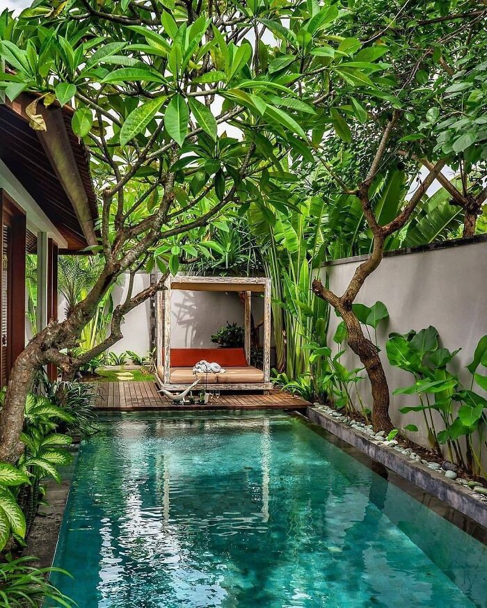Piscina tropical en Bali