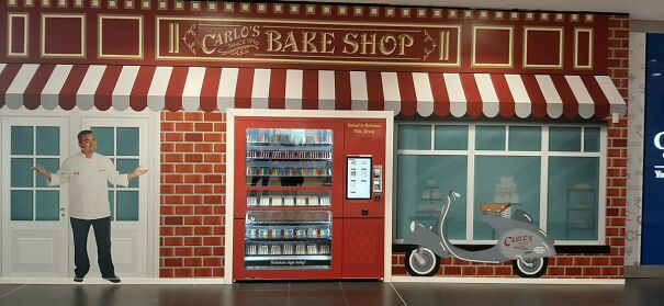 Carlos-Bake-Shop-vending-machine-at-STC-Nov-2020-60e714cf89150.jpg