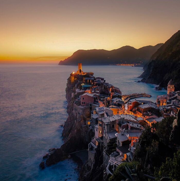 This Photographer Takes Fascinating Pictures Of The Places He Traveled Around The World