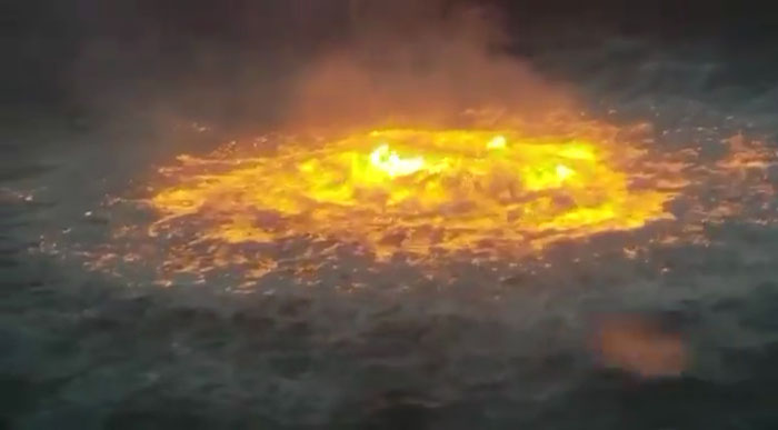 En el golfo de México, el océano se prendió fuego luego de la ruptura de un oleoducto