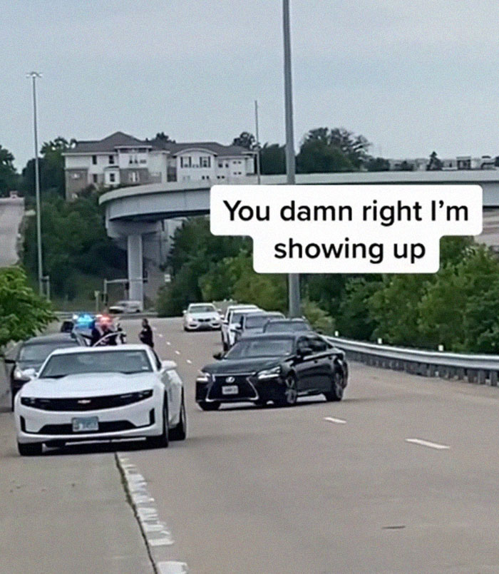 Numerous Drivers Pull Over To Check On A Black Woman Who Was Stopped By Cops And Was Screaming For Help