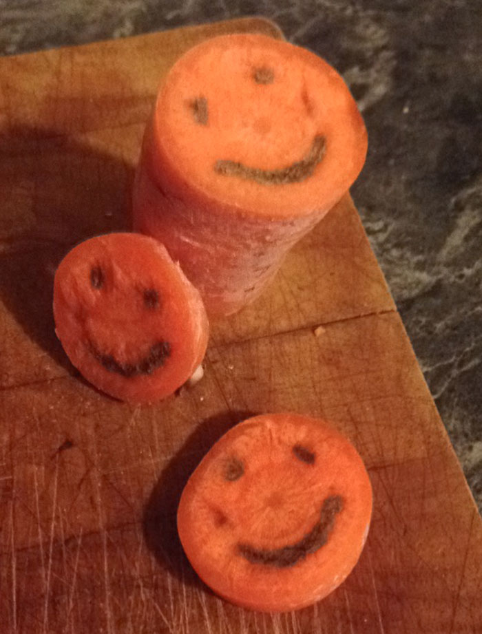 My Mom Cut Into Her Carrot And Found A Smiley Face